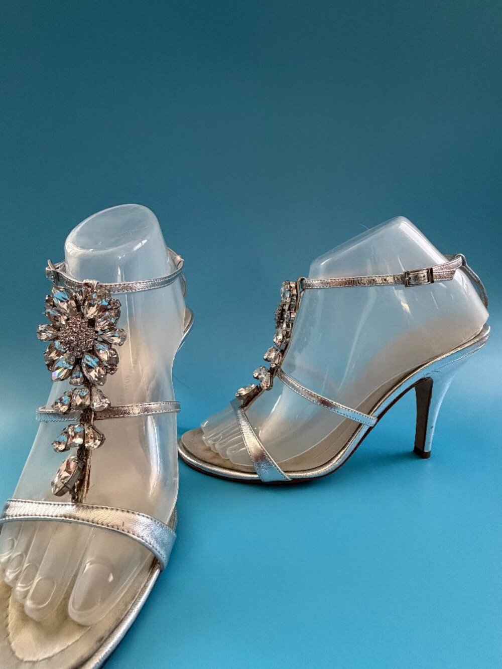 Giuseppe Zanotti TAZ 90 Silver Crystal Flower T-Strap Sandals US 7.5 / 37.5B